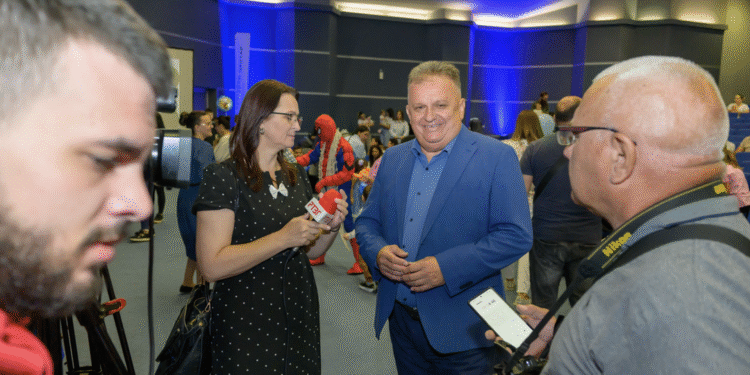 „Konferencija beba” u Gradišci okupila brojne mališane