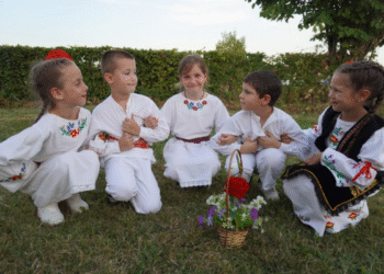 Cijeli Bakinci žive za folklor