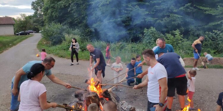 Održano tradicionalno mašalanje uoči Petrovdana