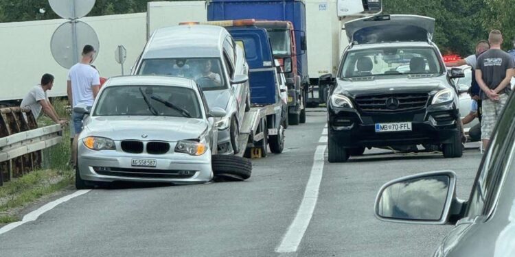 Sudar tri automobila u Tojšićima