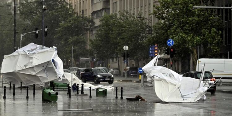 Oluja uništila Ćacilend u Beogradu