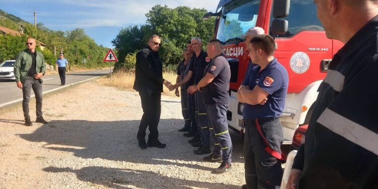 Dodik obilazi područja zahvaćena požarima u Hercegovini