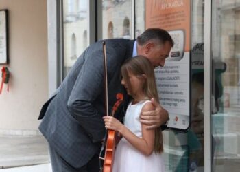 Sead iz Bosanske Gradiške želi pokloniti konja djevojčici kojoj je Dodik uručio 6.000 KM: Njen gest me dirnuo