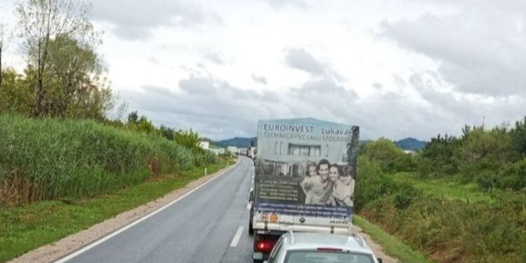 Tragedija u Lukavcu: Nakon vozača, preminula i saputnica iz automobila