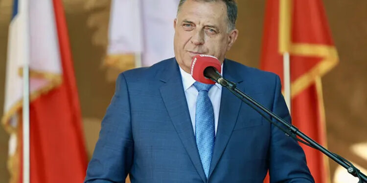 Dodik ponovo napao Schmidta: “Bitanga koja čerupa lovu”