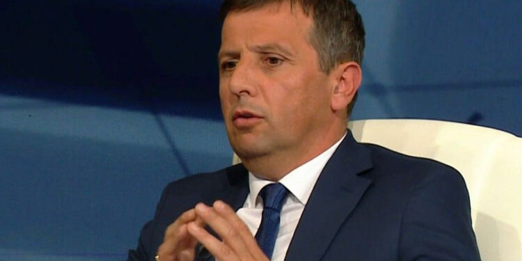 Vukanović nikad oštriji, najavio i proteste: Amerikanci i EU tražili da se Dodiku, Viškoviću i Stevandiću ukine pritvor.