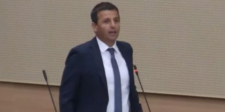 Skandal u NSRS-u: Poslanici izglasali izbacivanje Vukanovića na prijedlog Stevandića