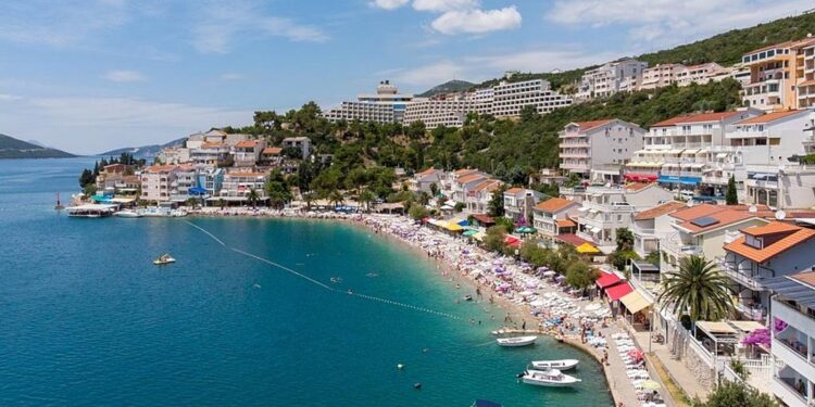 Neum u jeku turističke sezone: Puni kapaciteti u bh gradu na moru