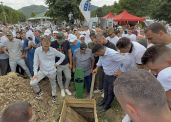 Klanjana dženaza i ukopano sedam žrtava srebreničkog genocida