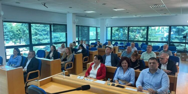 Obuka odbornika u Laktašima: Jačanje mjesnih zajednica uz podršku UNDP-a, Švajcarske i Švedske