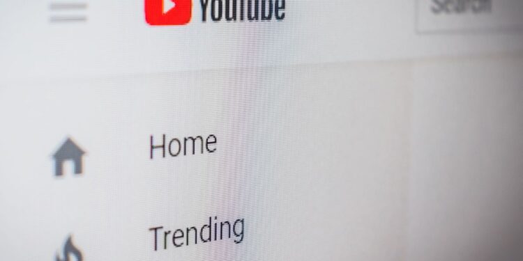 Australija zabranjuje YouTube djeci mlađoj od 16 godina: BiH i dalje bez specifičnih zakona