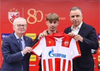 Mladi fudbaler iz Gradiške Lazar Lajić potpisao profesionalni ugovor sa Crvenom Zvezdom (FOTO)