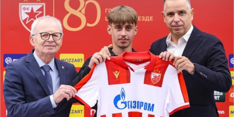 Mladi fudbaler iz Gradiške Lazar Lajić potpisao profesionalni ugovor sa Crvenom Zvezdom (FOTO)