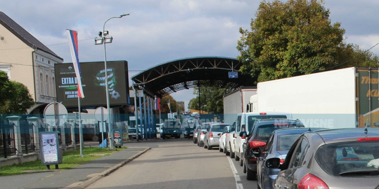 Nova pravila EU: Kolone i gužve na granicama nisu nestale (FOTO)