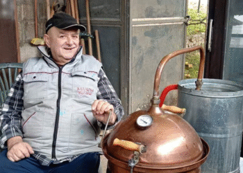 Od Srećkove dunjevače i Una miriše: “Velika je moja ljubav prema rakiji”