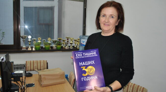(FOTO) Ljubinka Radonić Zlojutro promoter znakovnog jezika u Gradišci: Trudim se da premostim barijere između gluvih i čujućih ljudi