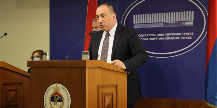 Crnadak prozvao Minića zbog kupovine hotela: “Građani RS ne smiju plaćati luksuz od 20 miliona KM”
