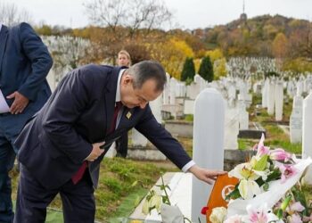 Dačić posjetio Halidov mezar: Nedostaje njegova toplina, vedrina, dobrota