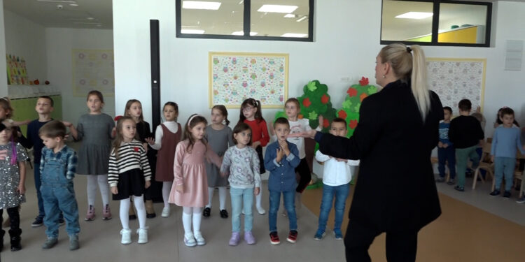 Polaznici muzičkog zabavišta priredili program za djecu u gradskim vrtićima