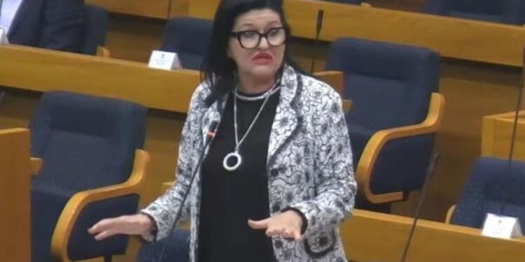 Novi hit Dodikove Nataše u NSRS: Samo malo nešto da kažem. Mi smo ‘ođe u jednoj partiji