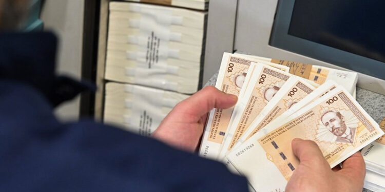 RS najavljuje veći minimalac: Ekonomisti upozoravaju na inflaciju i neuporedive standarde