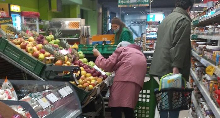 Penzioneri u RS-u jedva sastavljaju kraj s krajem: Radili decenijama, a sad im metar drva luksuz