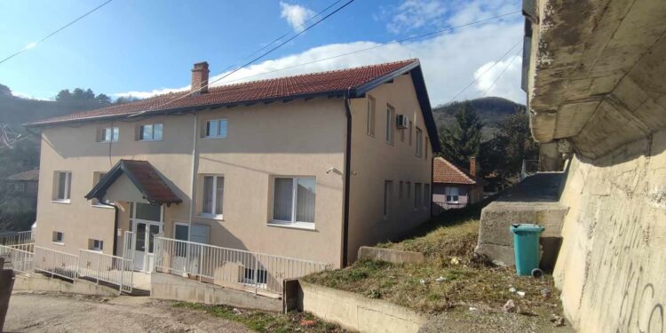 Oko 20 škola podržalo akciju „Obradujmo vršnjake na KiM“