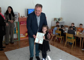 Gradonačelnik Zoran Adžić posjetio gradiški vrtić „Pčelice“