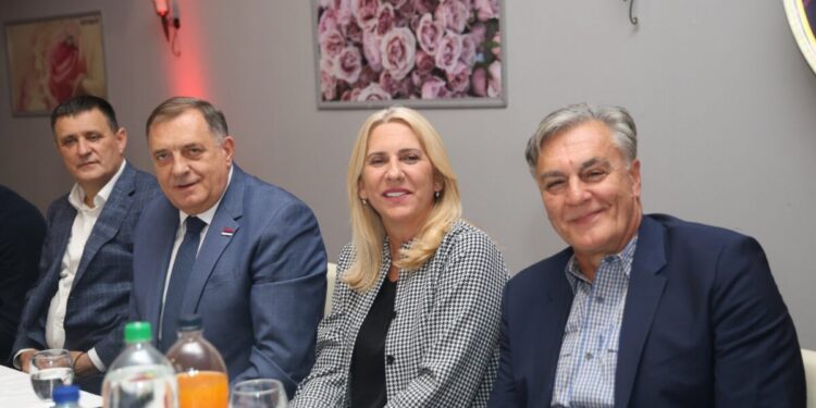 Cvijanović na rođendanu Vladi Đajiću: SNSD predvođen Dodikom spreman za nove pobjede
