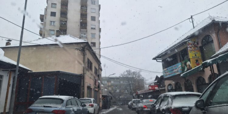 Gradiška, gradsko područje, prvi snijeg, 22.11.2025.godine.