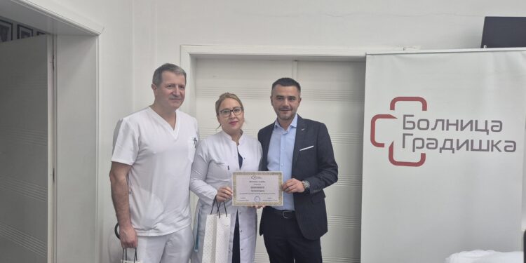 Opština Kozarska Dubica donirala je posteljine za Odjel porodilišta Bolnice Gradiška.