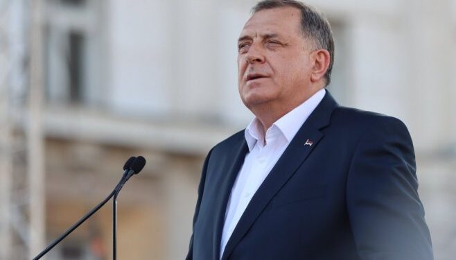 Dodik: Iduće godine povećanje studentskih stipendija za 50 odsto