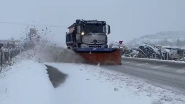 Putevi RS: Snijeg dostigao više od 55 cm, najkritičnije je u Skender Vakufu