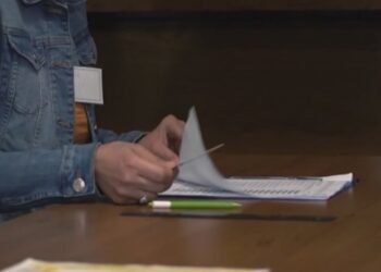 Pravo glasa na prijevremenim izborima za predsjednika Republike Srpske u Srpcu iskoristilo je 7.828 birača