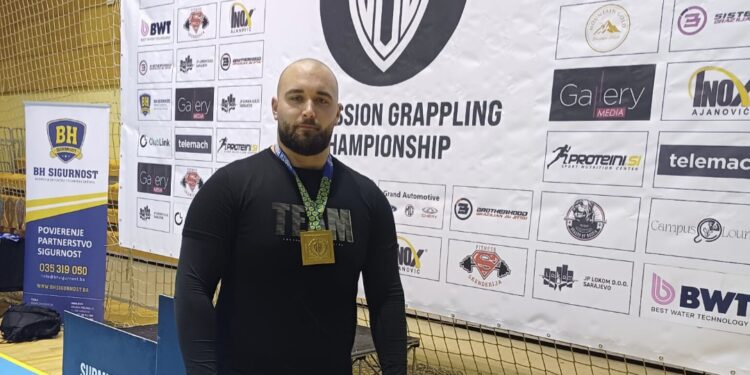 Mihajlo Borjanović iz Gradiške osvojio zlatnu medalju na turniru u Sarajevu (FOTO)