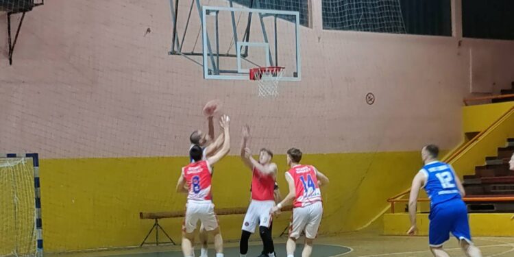 Košarkaši Stars Basketa revanširali se Dubičanima (FOTO)