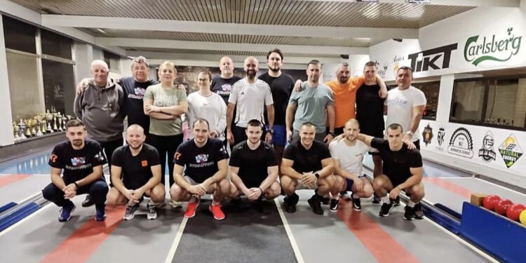 Rekordan broj ekipa na radničkim sportskim igrama u kuglanju (FOTO)