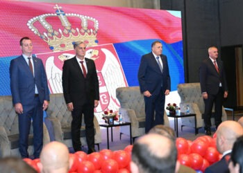 Dodik u Bratuncu: Na izborima birati Sinišu Karana