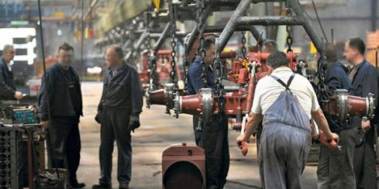 Zatvaraju se strane fabrike širom Srbije: Hiljade ljudi ostaje bez posla