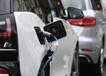 U BiH pada interes za električna vozila, dok hibridi ruše rekorde u prodaji