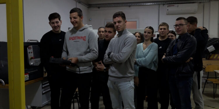 Tehničku školu u Gradišci ove godine završava prva generacija tehničara robotike