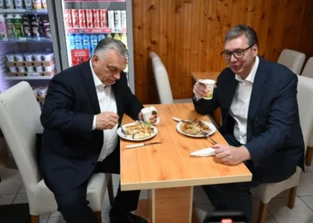 Orban obećao mađarsku pomoć Srbiji, Vučić ga odveo na burek kod Mićka