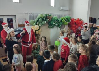 U Drageljima organizovana podjela novogodišnjih paketića