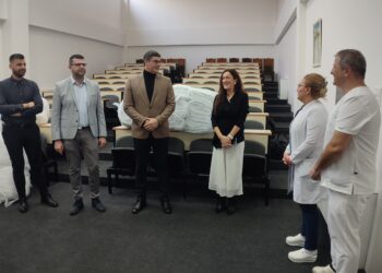 Opština Srbac donirala 4.000 KM za nabavku posteljine za porodilište Bolnice Gradiška