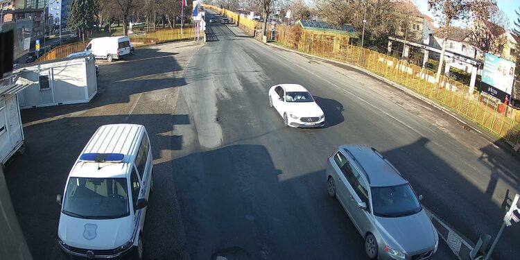Pojačan saobraćaj na više graničnim prelaza 
