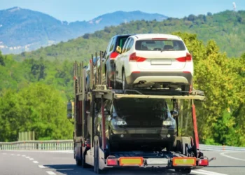 Tri puta veći rizik: Uvozni automobili s lažnom kilometražom preplavljuju tržište