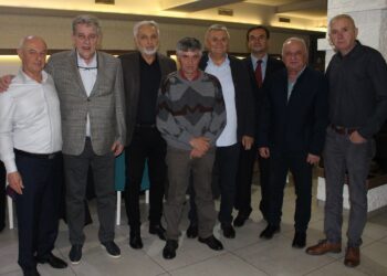 Susret gimnazijalaca u Gradišci: Četiri i po decenije uspomena na đački rastanak (FOTO)