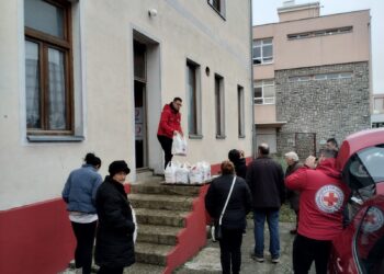 Gradiški Crveni krst obezbijedio pakete za lica sa invaliditetom
