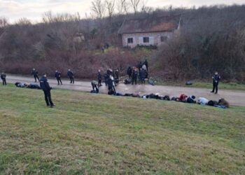 Otkrivena 43 migranta kod Gradiške