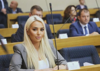 Političarka iz RS-a, Nikolina Šljivić diplomirala za četiri mjeseca?